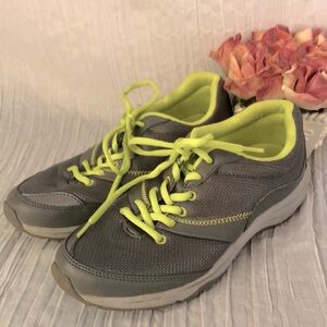 VIONIC KONA size 6 neon green & gray athletic running sneakers